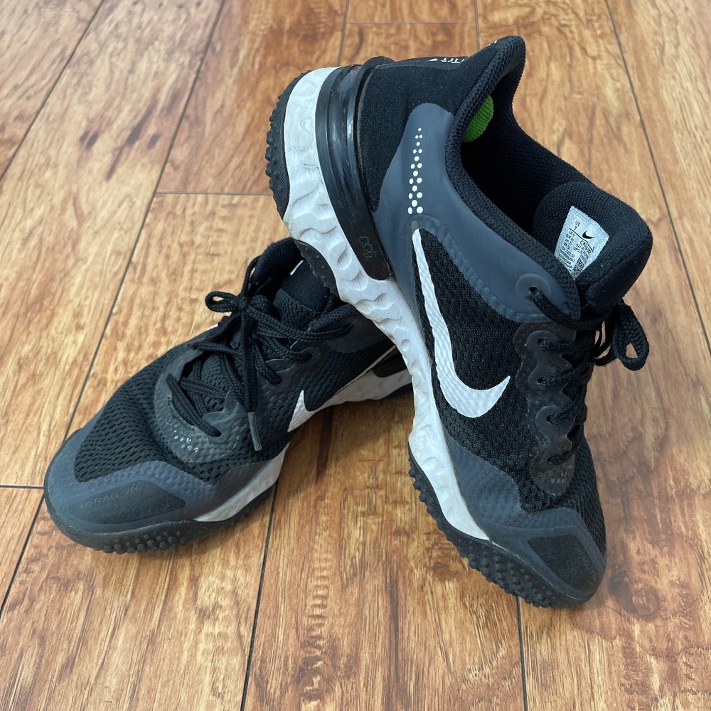 Nike Alpha Huarache Elite 3 Turf shoe